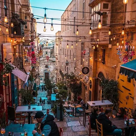 Апартаменты New & Elegent Just 5 Min Walk To The Capital By Sf Homes *