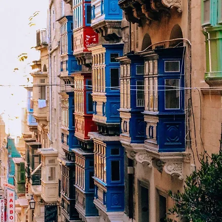 Апартаменты New & Elegent Just 5 Min Walk To The Capital By Sf Homes *