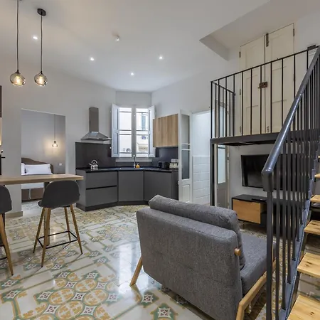 Апартаменты New & Elegent Just 5 Min Walk To The Capital By Sf Homes Флориана