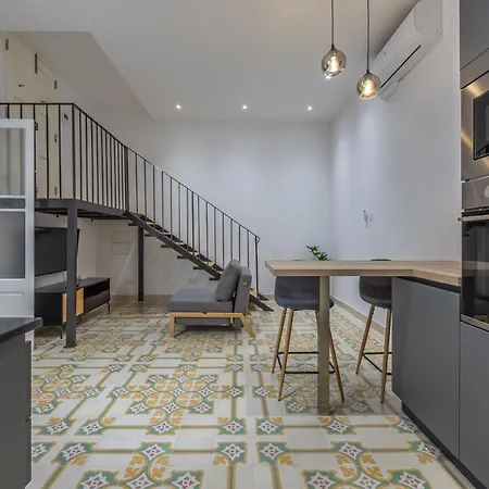 Lägenhet New & Elegent Just 5 Min Walk To The Capital By Sf Homes *