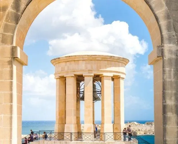 Appartement New & Elegent Just 5 Min Walk To The Capital By Sf Homes *